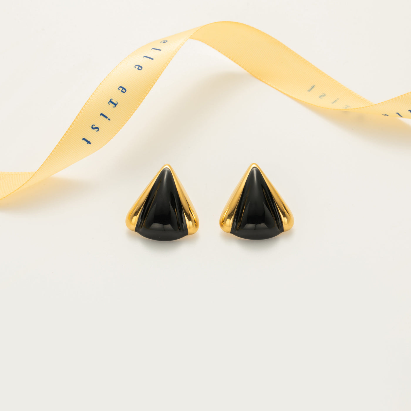 Pyramid Studs
